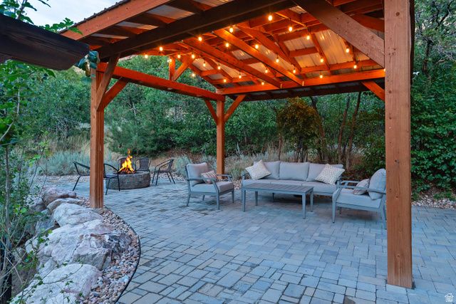 12189 S KODIAK CT, Draper, UT 84020