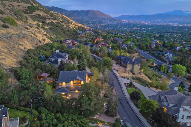 12189 S KODIAK CT, Draper, UT 84020