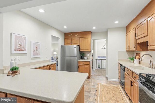 6030 PARKSIDE CT, East Petersburg, PA 17520