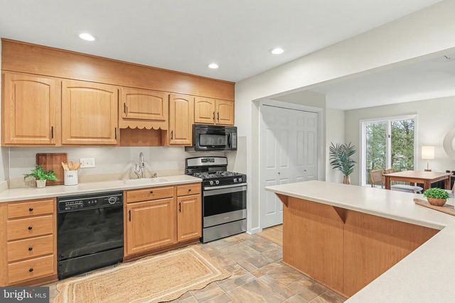 6030 PARKSIDE CT, East Petersburg, PA 17520