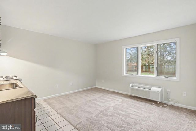 6030 PARKSIDE CT, East Petersburg, PA 17520