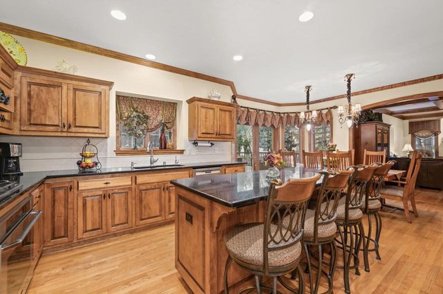 2820 Norman DRIVE, Brookfield, WI 53045