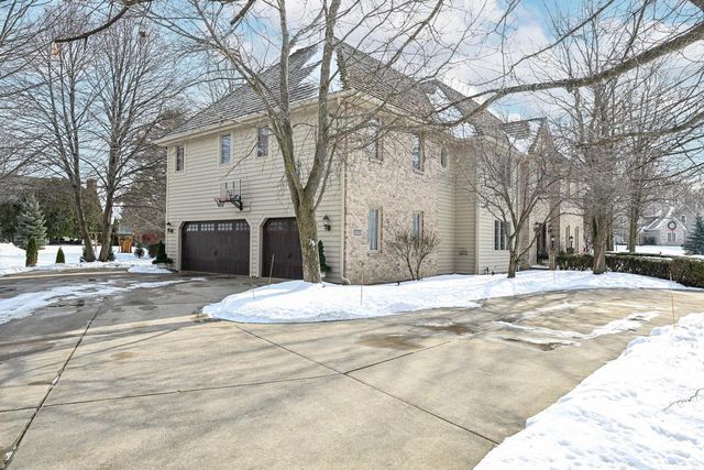 2820 Norman DRIVE, Brookfield, WI 53045