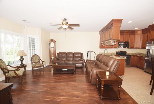 209 Okeefe Court, Oakdale, NY 11769