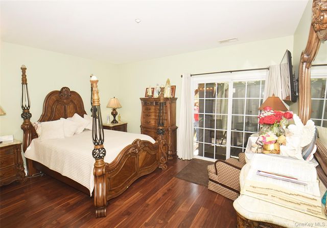 209 Okeefe Court, Oakdale, NY 11769
