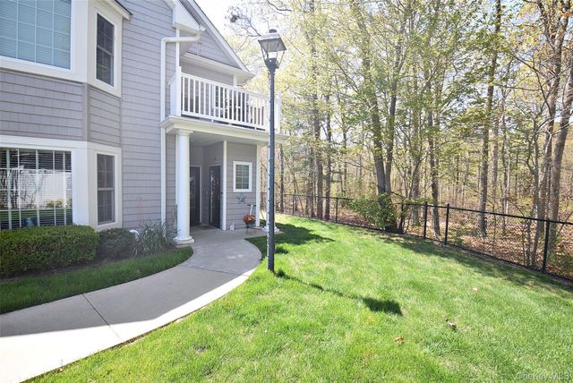 209 Okeefe Court, Oakdale, NY 11769