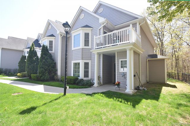 209 Okeefe Court, Oakdale, NY 11769
