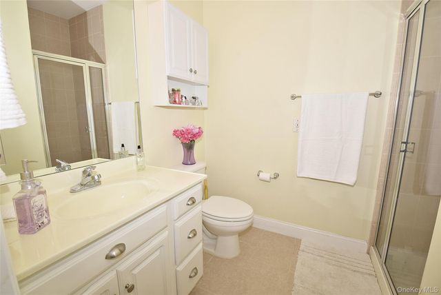 209 Okeefe Court, Oakdale, NY 11769