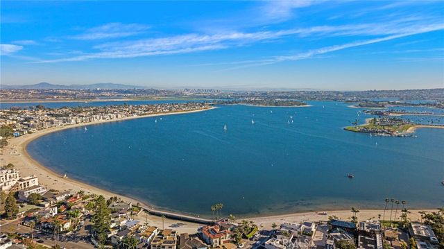 1021 Reed, San Diego, CA 92109