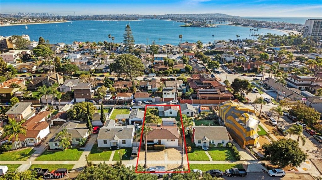 1021 Reed, San Diego, CA 92109