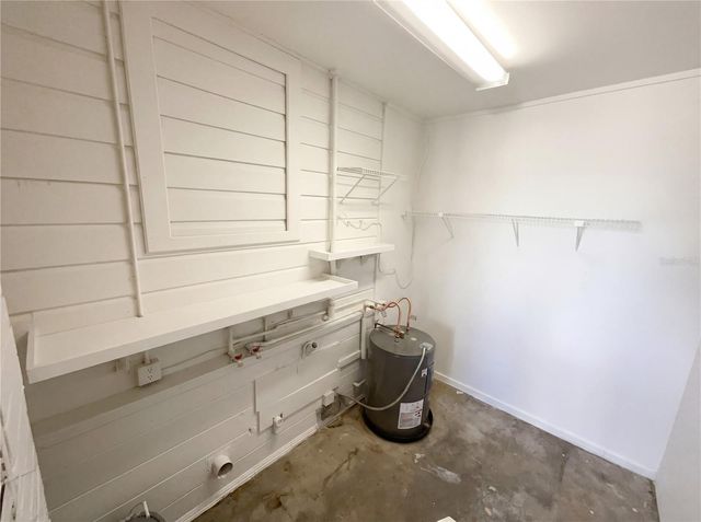 4607 E YUKON STREET, Tampa, FL 33617