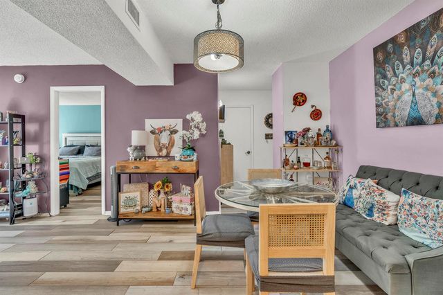 4166 Inverrary Drive 304, Lauderhill, FL 33319