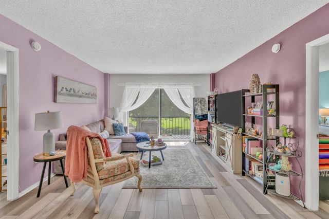 4166 Inverrary Drive 304, Lauderhill, FL 33319