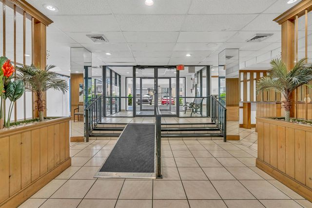 4166 Inverrary Drive 304, Lauderhill, FL 33319