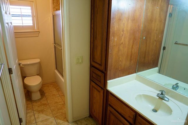 2702 Live Oak Street, Mission, TX 78574