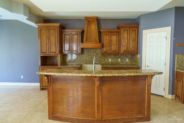 2702 Live Oak Street, Mission, TX 78574