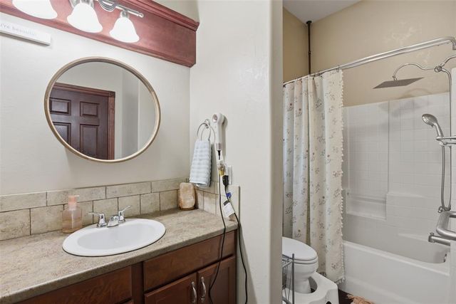 2220 County Road 1197, Tuttle, OK 73089
