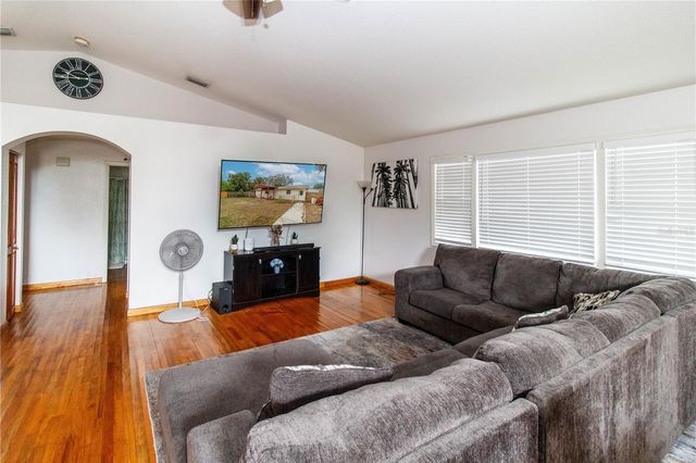 525 4TH AVENUE SW, Largo, FL 33770