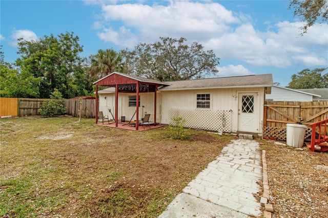 525 4TH AVENUE SW, Largo, FL 33770