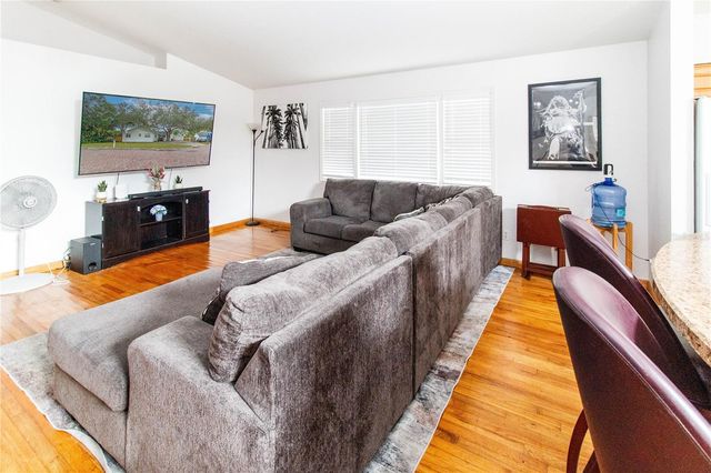 525 4TH AVENUE SW, Largo, FL 33770