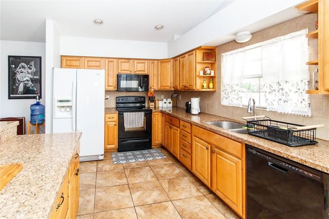 525 4TH AVENUE SW, Largo, FL 33770