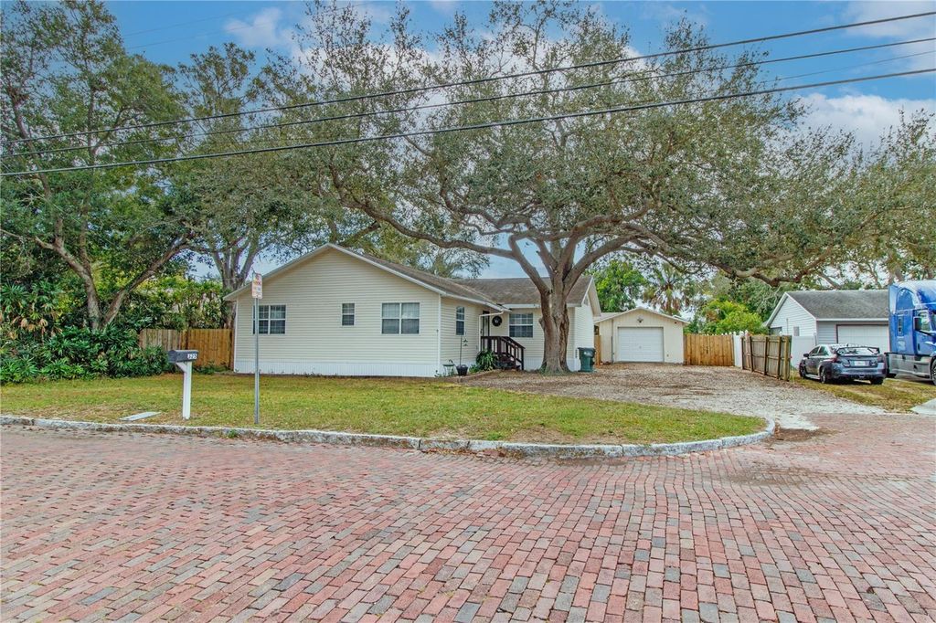 525 4TH AVENUE SW, Largo, FL 33770