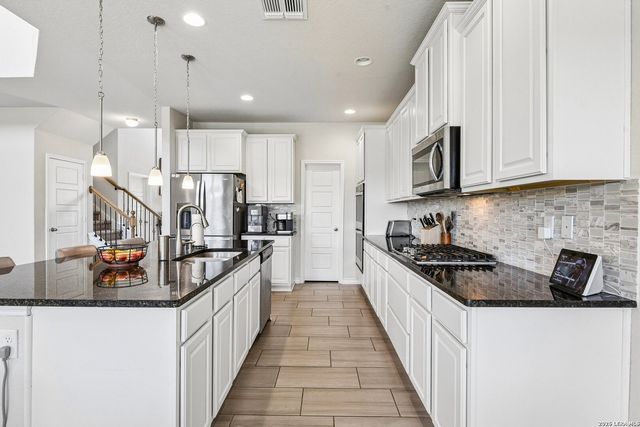 29734 WACKFORD RDG, Fair Oaks Ranch, TX 78015