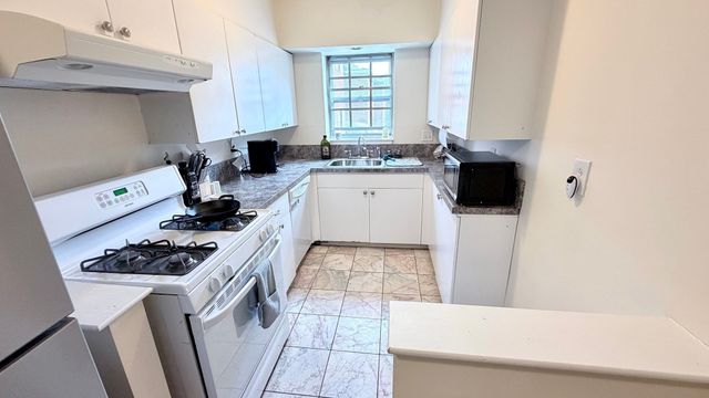 6 Lake Shore Ter 1, Boston, MA 02135