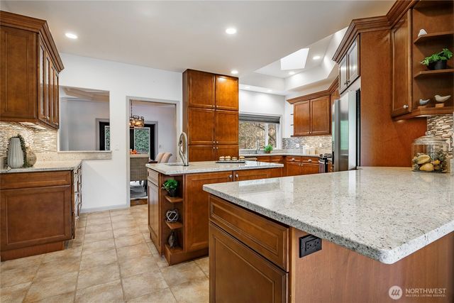 8975 Snowy Owl Lane, Blaine, WA 98230