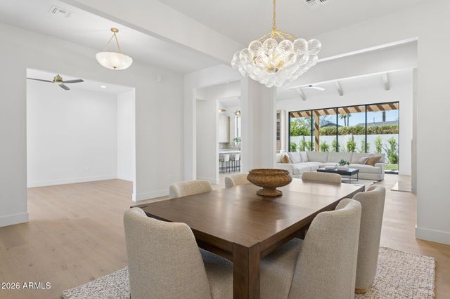 4206 E WHITTON Avenue, Phoenix, AZ 85018