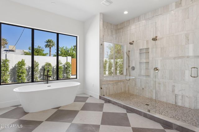 4206 E WHITTON Avenue, Phoenix, AZ 85018