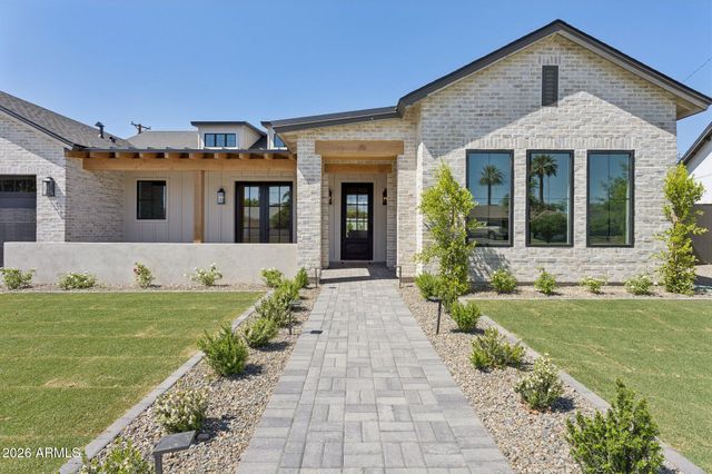 4206 E WHITTON Avenue, Phoenix, AZ 85018