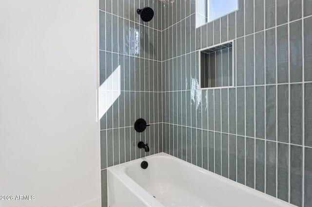 4206 E WHITTON Avenue, Phoenix, AZ 85018