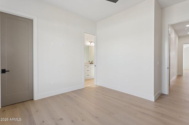 4206 E WHITTON Avenue, Phoenix, AZ 85018