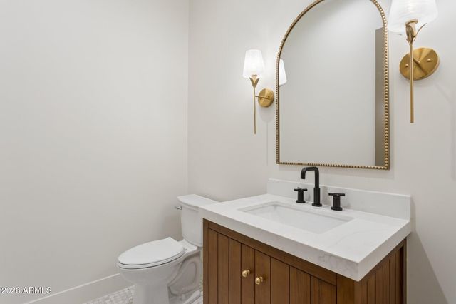 4206 E WHITTON Avenue, Phoenix, AZ 85018