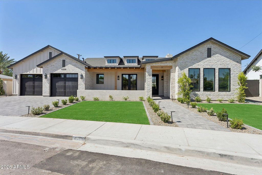 4206 E WHITTON Avenue, Phoenix, AZ 85018