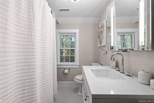 131 Douglas Road, Chappaqua, NY 10514