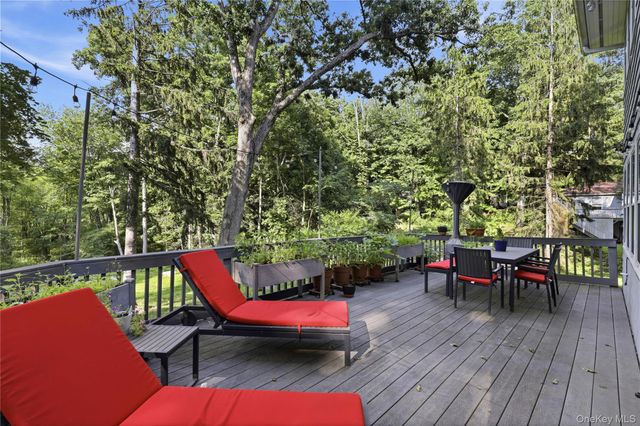 131 Douglas Road, Chappaqua, NY 10514