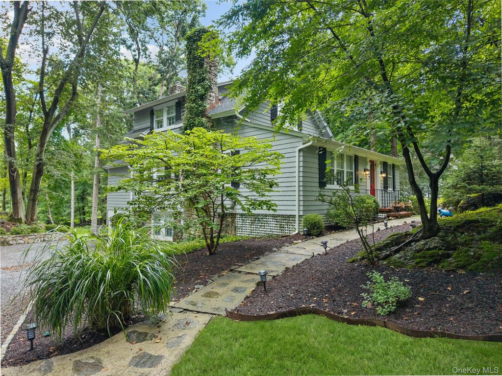 131 Douglas Road, Chappaqua, NY 10514 — photo 2