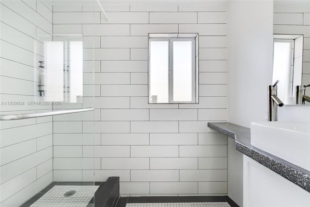 617 SW 5th Ave, Fort Lauderdale, FL 33315