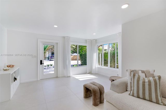 617 SW 5th Ave, Fort Lauderdale, FL 33315