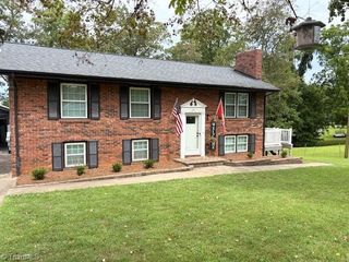 177 Pine Ridge Circle, North Wilkesboro, NC 28659
