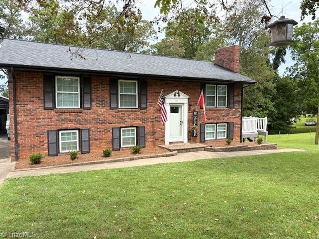 177 Pine Ridge Circle, North Wilkesboro, NC 28659