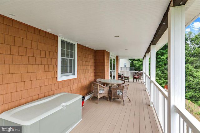 3300 MANNERCHOR RD, Temple, PA 19560