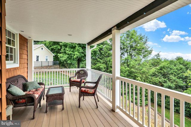 3300 MANNERCHOR RD, Temple, PA 19560
