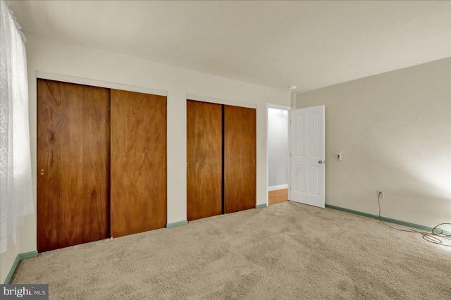 3300 MANNERCHOR RD, Temple, PA 19560