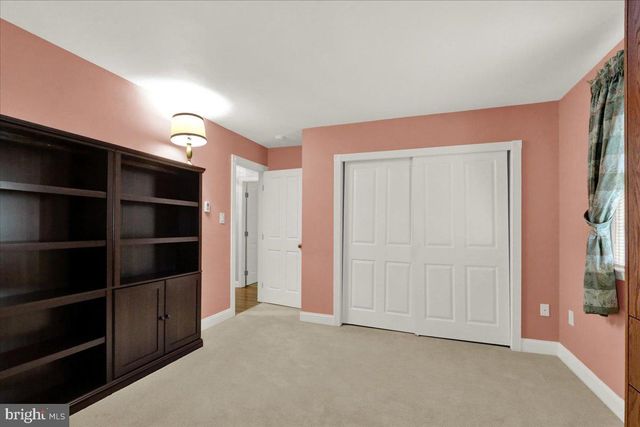 3300 MANNERCHOR RD, Temple, PA 19560