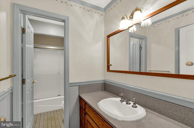 3300 MANNERCHOR RD, Temple, PA 19560