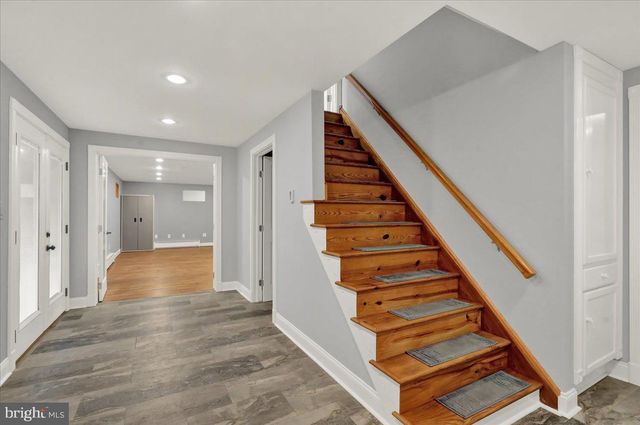3300 MANNERCHOR RD, Temple, PA 19560