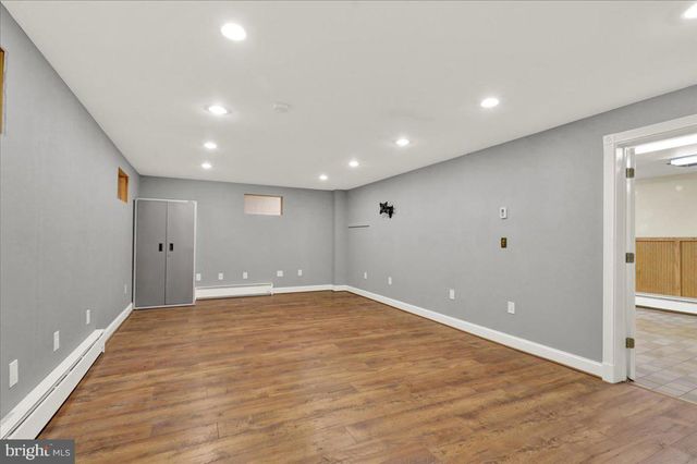 3300 MANNERCHOR RD, Temple, PA 19560